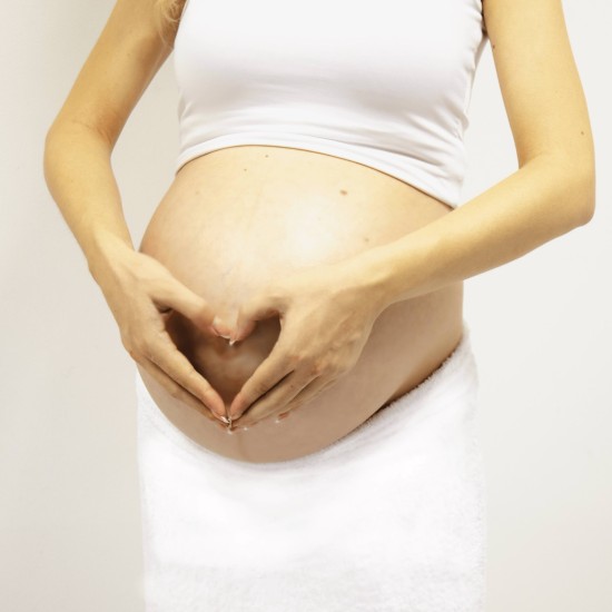 Подарете грижа с  „Масаж за бременни“ във Варна от Makaroon