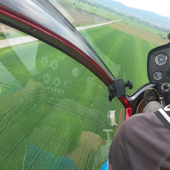 Подарете криле с "Полет с жирокоптер край Ихтиман" от Makaroon