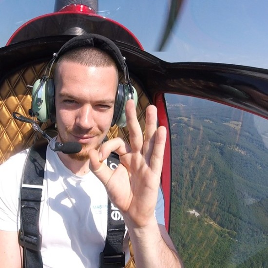 Подарете криле с "Полет с жирокоптер край Ихтиман" от Makaroon