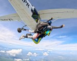 Полет в небесата с "Екстремен тандемен скок с парашут от 4000 метра на летище Ихтиман" от Makaroon