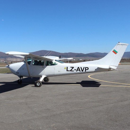 Над планини и езера с "Групов полет със самолет за до 3 души до Рилските Езера " от Makaroon