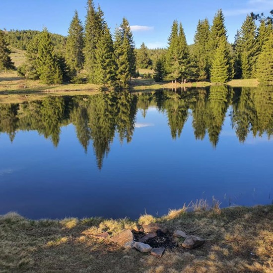 By canoe-kayak in the picturesque nature of the Smolyan Lakes from Makaroon
