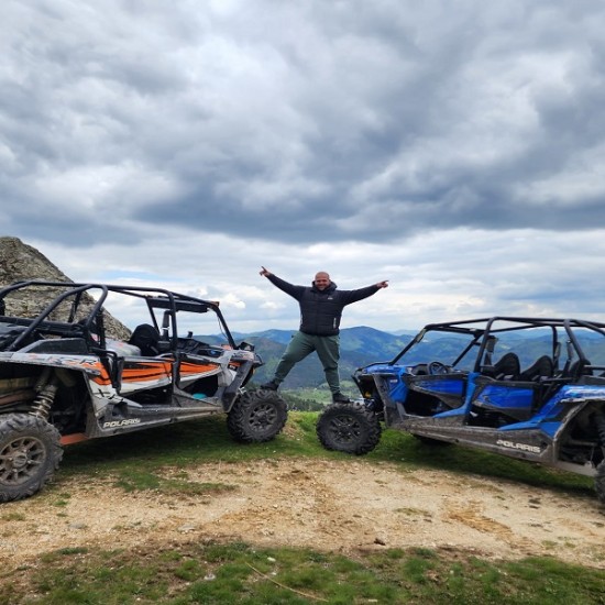 Разходка с бъги до Червената скала край Смолян за двама - карай на воля! от Makaroon.bg Разходка с бъги до Червената скала край Смолян за двама - карай на воля! от Makaroon.bg