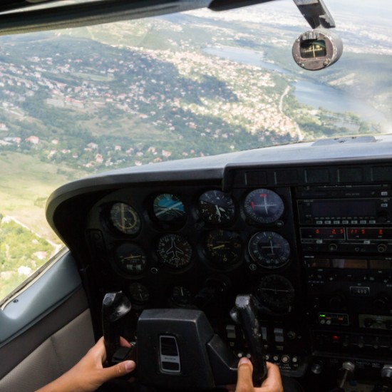 Нови хоризонти: Пробен полет с частен самолет над яз. Студена и яз. Пчелина от Makaroon Нови хоризонти: Пробен полет с частен самолет над яз. Студена и яз. Пчелина от Makaroon