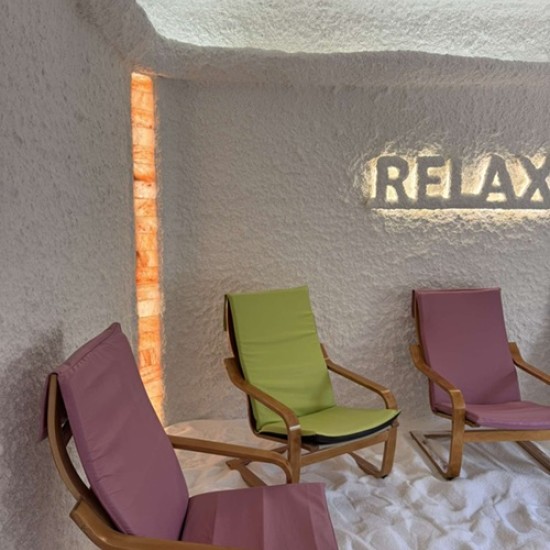 Съчетайте полезното с приятното с Посещение за двама на солна стая от Makaroon Съчетайте полезното с приятното с Посещение за двама на солна стая от Makaroon