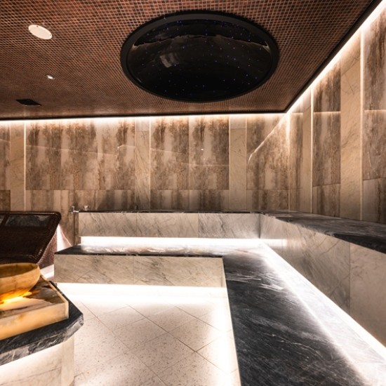 Насладете се на пълна релаксация с любим човек с масаж за двама с етерични масла от Makaroon Насладете се на пълна релаксация с любим човек с масаж за двама с етерични масла от Makaroon