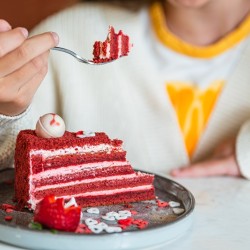 Доза сладост за двама с Десертно меню във Виенската сладкарница на хотел Santè, гр. Велинград 