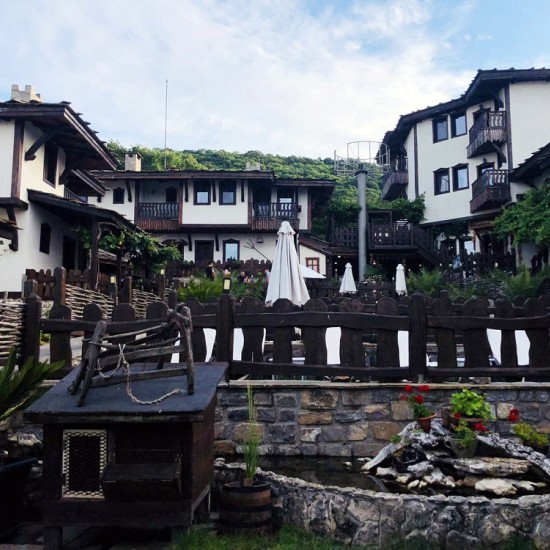 Нощувка със закуска за двама в Комплекс „Старите къщи“ - Медово от Makaroon