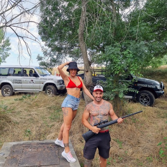 Приключенски пакет за двама– джип сафари, стрелба с въздушна пушка, грънчарство, винена дегустация в Медово от Makaroon