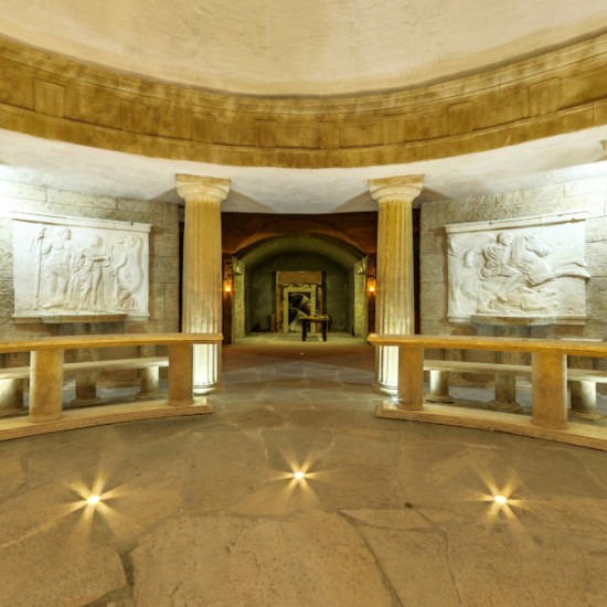 Нощувка за двама с включени закуска и вечеря в Тракийска резиденция "Старосел" от Makaroon Нощувка за двама с включени закуска и вечеря в Тракийска резиденция "Старосел" от Makaroon