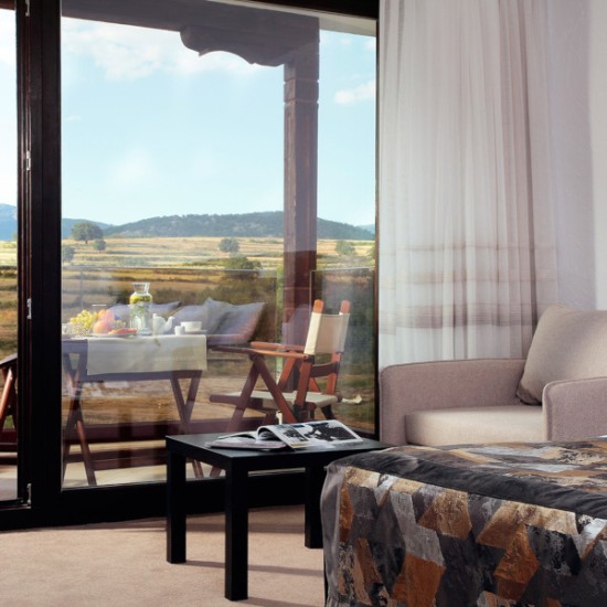 Нощувка за двама с включени закуска и вечеря в Тракийска резиденция "Старосел" от Makaroon Нощувка за двама с включени закуска и вечеря в Тракийска резиденция "Старосел" от Makaroon