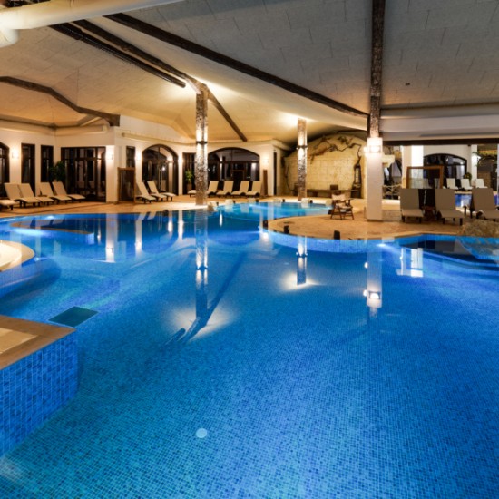 Нощувка за двама с включени закуска и вечеря в Тракийска резиденция "Старосел" от Makaroon Нощувка за двама с включени закуска и вечеря в Тракийска резиденция "Старосел" от Makaroon