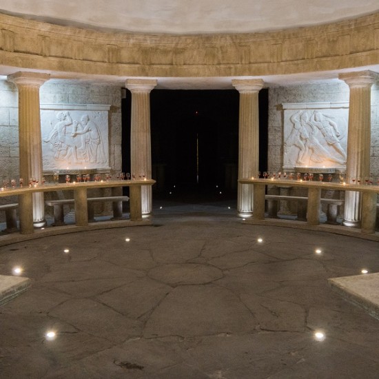 Винен тур и дегустация на 7 вина в комплекс Старосел за двама от Makaroon