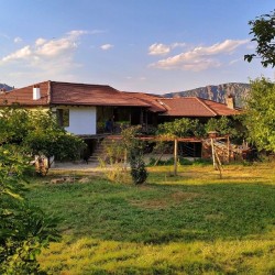 Уикенд за двама с две вечери и закуски в „Магическата стая“ – в Старото гнездо, гр. Маджарово