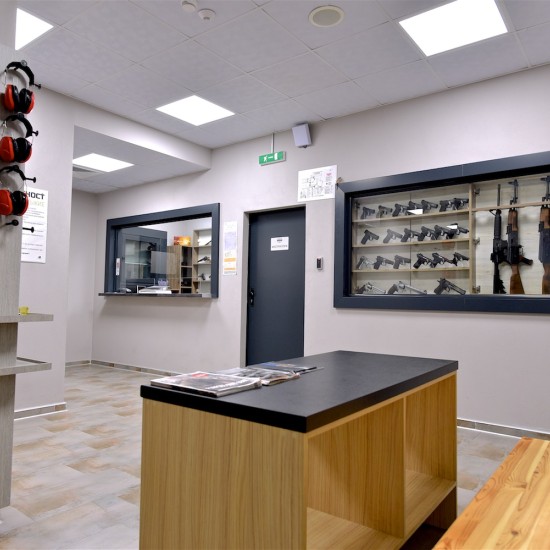 Видгнете адреналина със Стрелба с оръжие по избор за един човек в Пазарджик от Makaroon