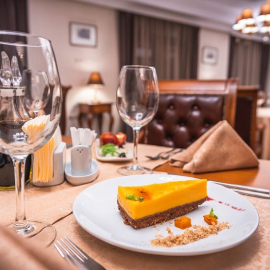 Две нощувки за двама в хотел Стримон Гардън Медикъл & СПА от Макароон