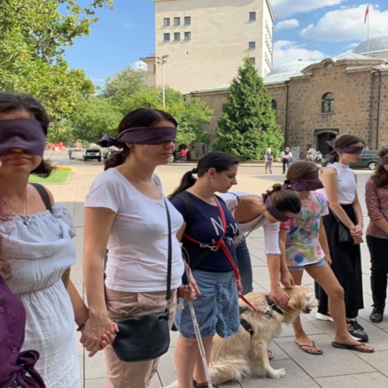 Treat yourself to new sensations with a blindfolded walk through the center of Sofia from Makaroon