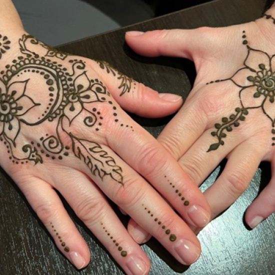 Татуировка с къна – вашият символ на благоденствие от Makaroon Татуировка с къна – вашият символ на благоденствие от Makaroon