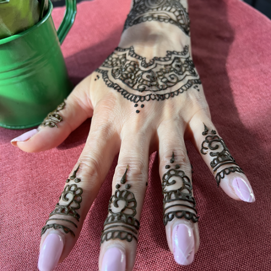 Татуировка с къна – вашият символ на благоденствие от Makaroon Татуировка с къна – вашият символ на благоденствие от Makaroon