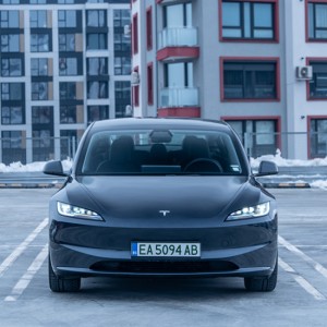Ексклузивен подарък - Шофиране на Tesla за един час! Ексклузивен подарък - Шофиране на Tesla за един час!