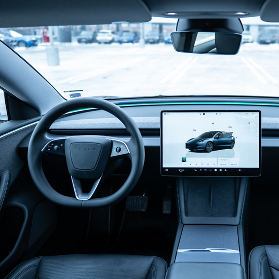 Шофиране на Tesla за един час от Макароон