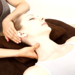 Тай масаж за схванати рамене (30 мин)