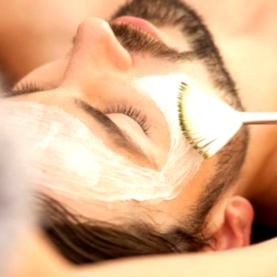 За мъже: Релаксираща и хидратираща терапия за лице в Пловдив от Makaroon