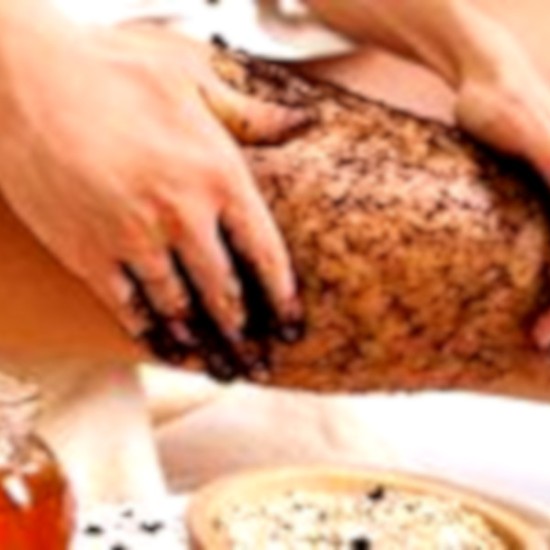 Improve skin elasticity with Thai anti-cellulite massage from Makaroon Improve skin elasticity with Thai anti-cellulite massage from Makaroon