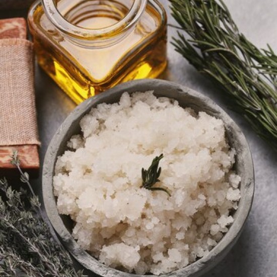 Сияйно лице с "Тайната на стъклената кожа: Силата на ориза (30 мин.)" от Makaroon Сияйно лице с "Тайната на стъклената кожа: Силата на ориза (30 мин.)" от Makaroon