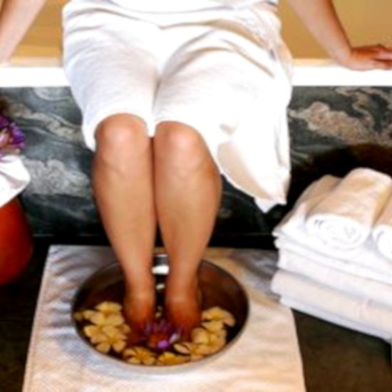 Забравете за напрежението в краката с Релаксиращ тайландски масаж от Makaroon