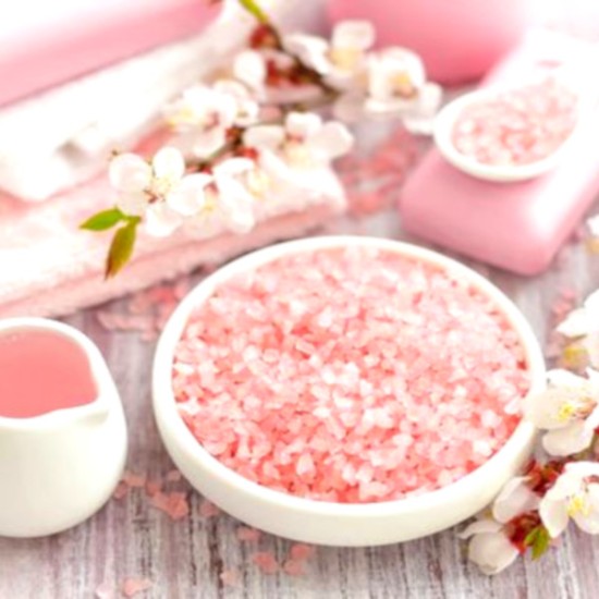 Гореща вана: Отпускаща и антистрес процедура от Makaroon Гореща вана: Отпускаща и антистрес процедура от Makaroon