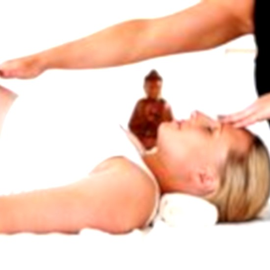 Отпуснете натрупаното напрежение с Масаж за бременни или след раждане от Makaroon Отпуснете натрупаното напрежение с Масаж за бременни или след раждане от Makaroon