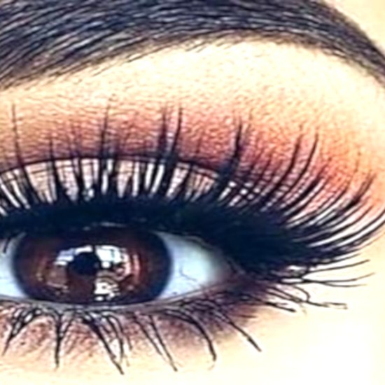 Поставяне на мигли косъм по косъм 6D | Makaroon.bg