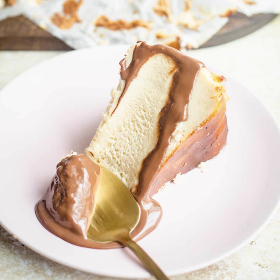 Подарете кадифена сладост за сетивата с Дегустация на 4 вида чийзкейк в The Ritz Specialty Coffee от Makaroon