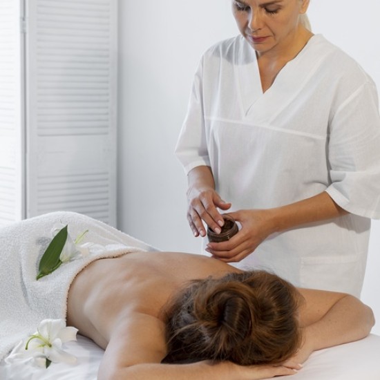 Feel the effect of complete recovery with Lombok massage from Makaroon