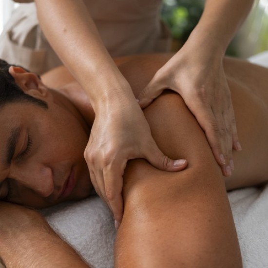 Усетете ефекта на пълно възстановяване с Ломбок масаж от Makaroon