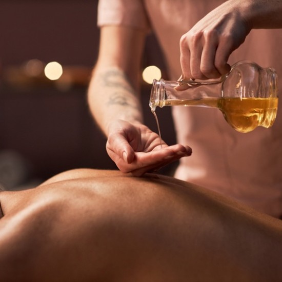 Релаксация и пречистване на тялото с Масаж с балийски етерични масла от Makaroon Релаксация и пречистване на тялото с Масаж с балийски етерични масла от Makaroon