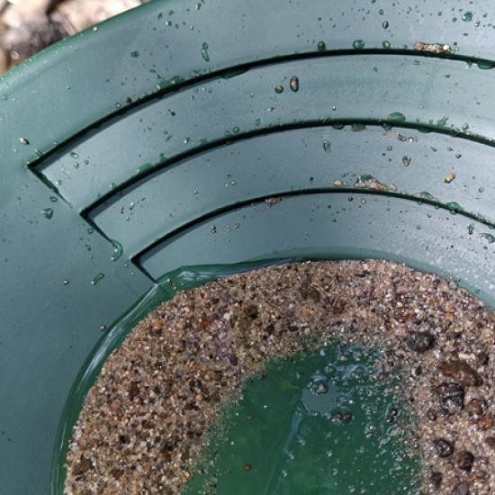 Впуснете се в едно необикновено приключение и станете златотърсач за един ден в Тревненската река - от Makaroon Впуснете се в едно необикновено приключение и станете златотърсач за един ден в Тревненската река - от Makaroon