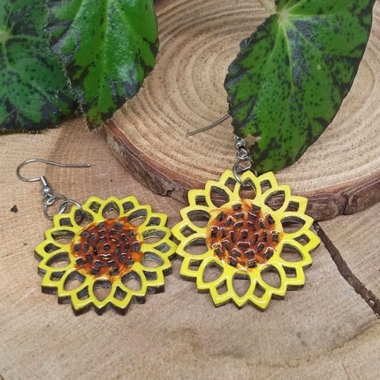 Впуснете се в едно креативно занимание с уъркшоп по Рисуване на бижута върху дървена основа от Makaroon Впуснете се в едно креативно занимание с уъркшоп по Рисуване на бижута върху дървена основа от Makaroon