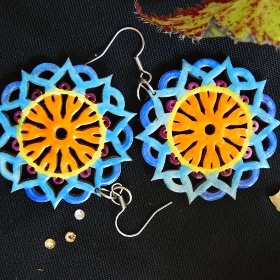 Впуснете се в едно креативно занимание с уъркшоп по Рисуване на бижута върху дървена основа от Makaroon Впуснете се в едно креативно занимание с уъркшоп по Рисуване на бижута върху дървена основа от Makaroon