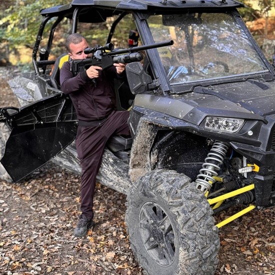 Впуснете се в едно екшън приключение с офроуд тур с УТВ и стрелба по мишени край Варна от Makaroon