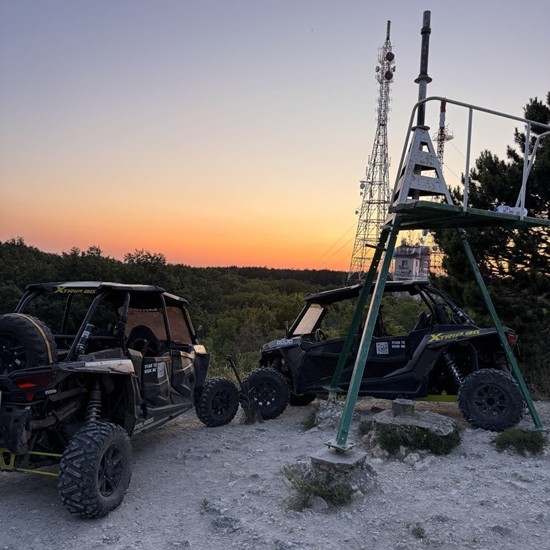 Насладете се на истинска офроуд експлозия с 1 час тур с УТВ край Варна от Makaroon Насладете се на истинска офроуд експлозия с 1 час тур с УТВ край Варна от Makaroon