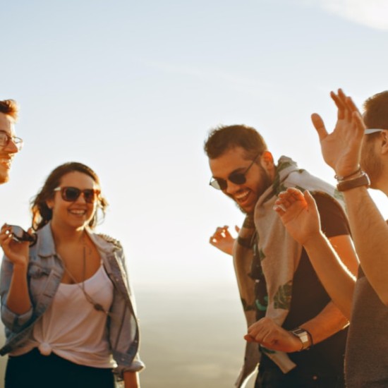 Gift - musical performance Unique gift - musical surprise | Makaroon.bg