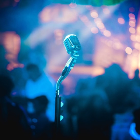 Gift - musical performance Unique gift - musical surprise | Makaroon.bg