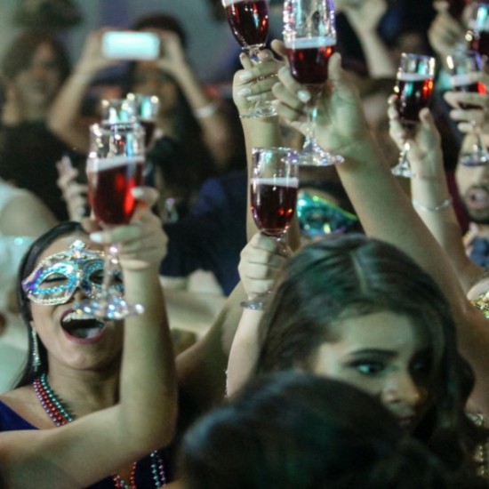 Gift - musical performance Unique gift - musical surprise | Makaroon.bg