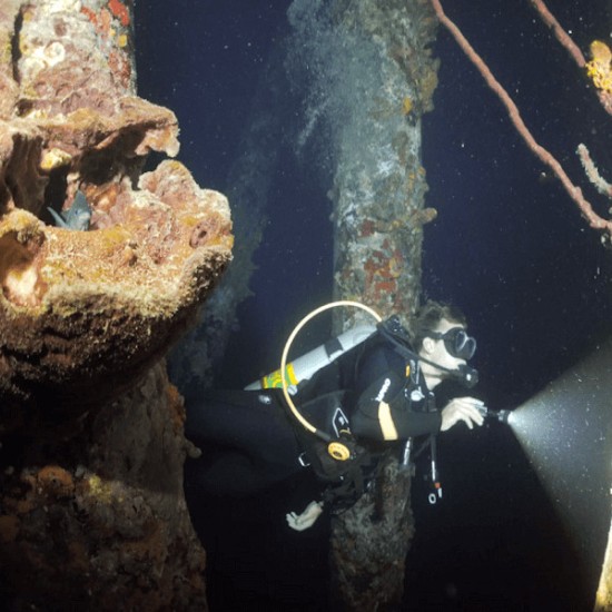 Уникален подарък - нощно гмуркане край Несебър от Макароон