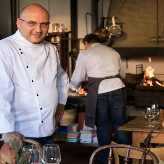 Уникален подарък: Вечеря за двама при шеф Манчев от Makaroon.bg
