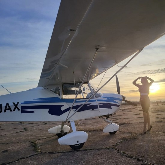 Урок по пилотиране на двуместен самолет до София от Makaroon