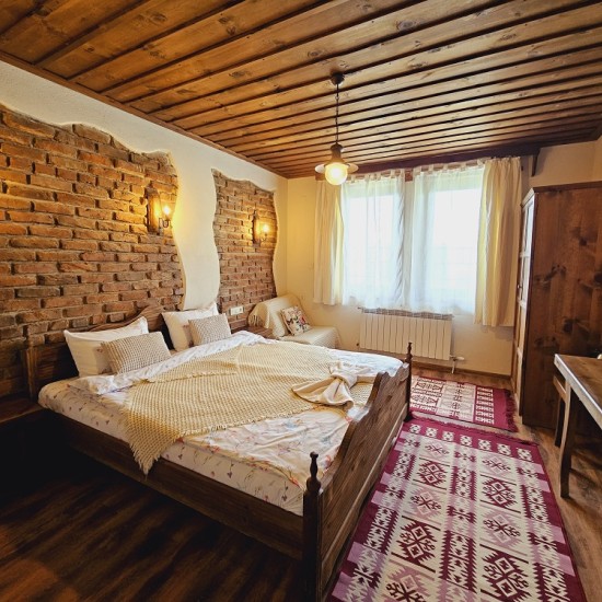 A party experience for a cheerful company - a weekend in Leshten with friends from Makaroon