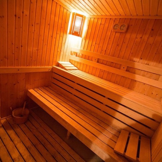 A party experience for a cheerful company - a weekend in Leshten with friends from Makaroon